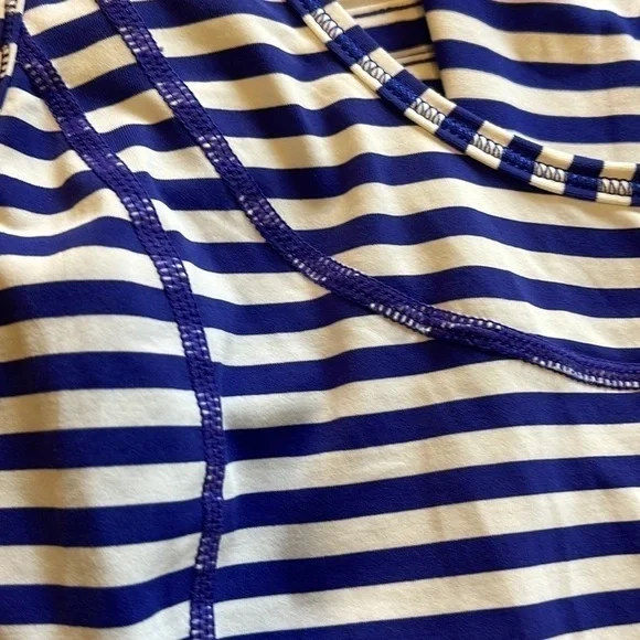 Lululemon women’s size 6 athletic tank top - Picture 4 of 9